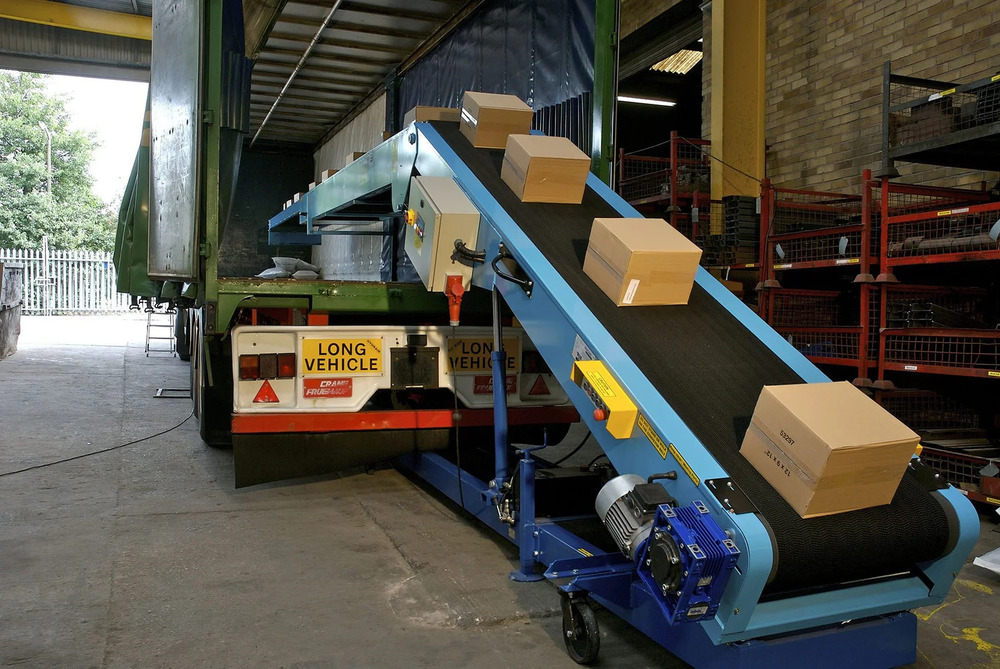 Belt And Lorry Loader Conveyor - Color: Blue