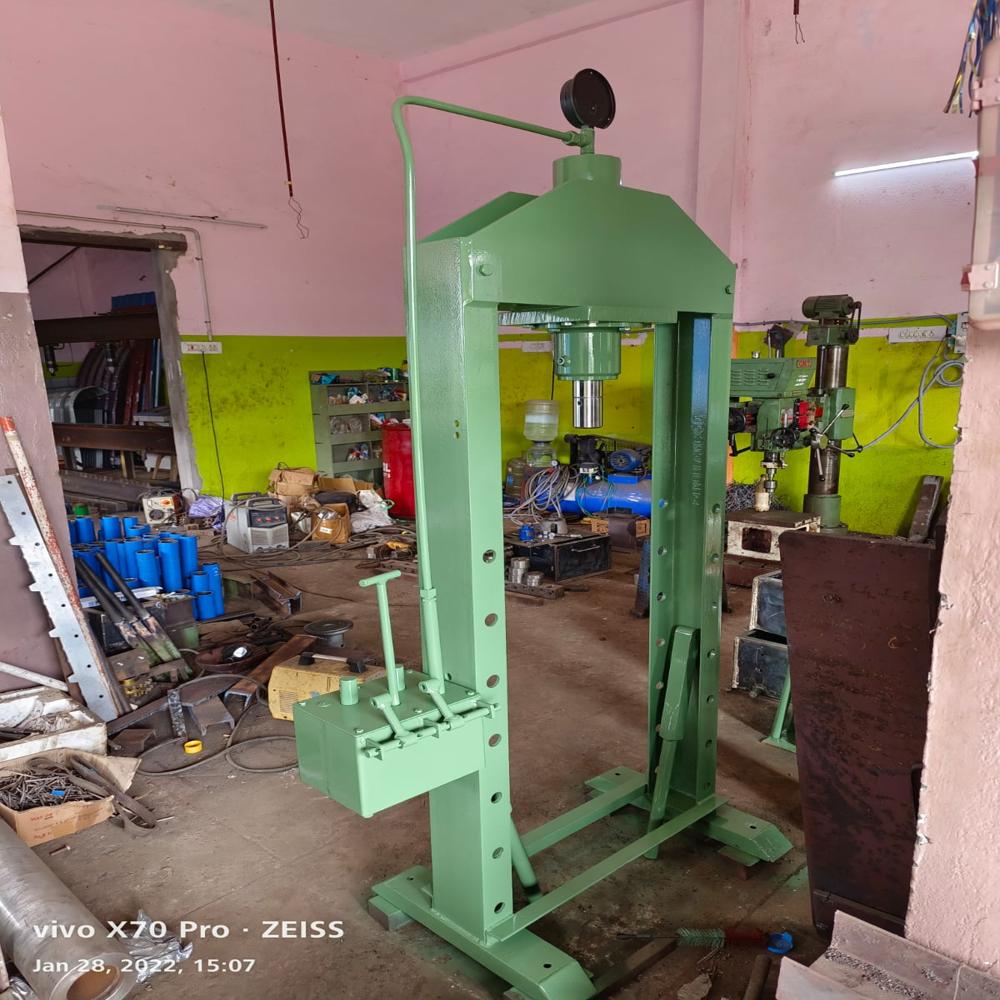 à°¹à±à±à°¡à±à°°à°¾à°²à°¿à°à± à°ªà±à°°à±à°¸à± 10 à°à°¨à±à°¨à±