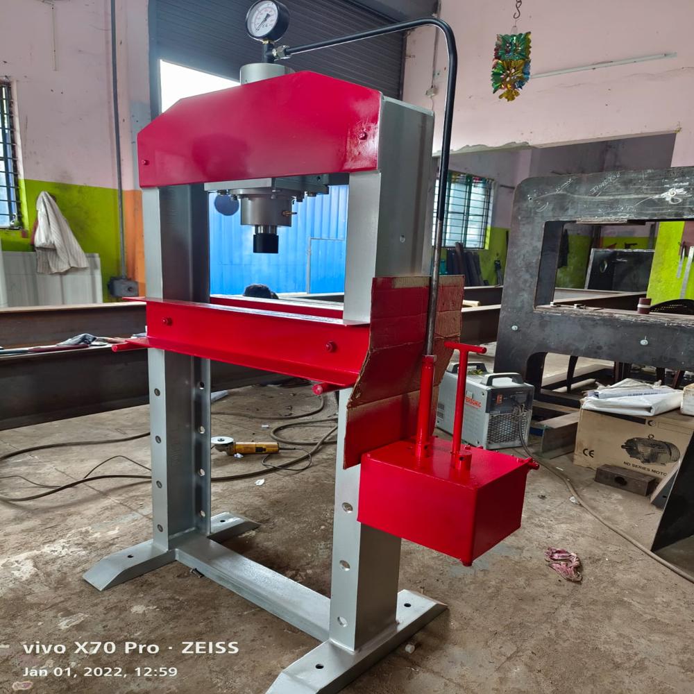 à°¹à±à±à°¡à±à°°à°¾à°²à°¿à°à± à°ªà±à°°à±à°¸à± 10 à°à°¨à±à°¨à±