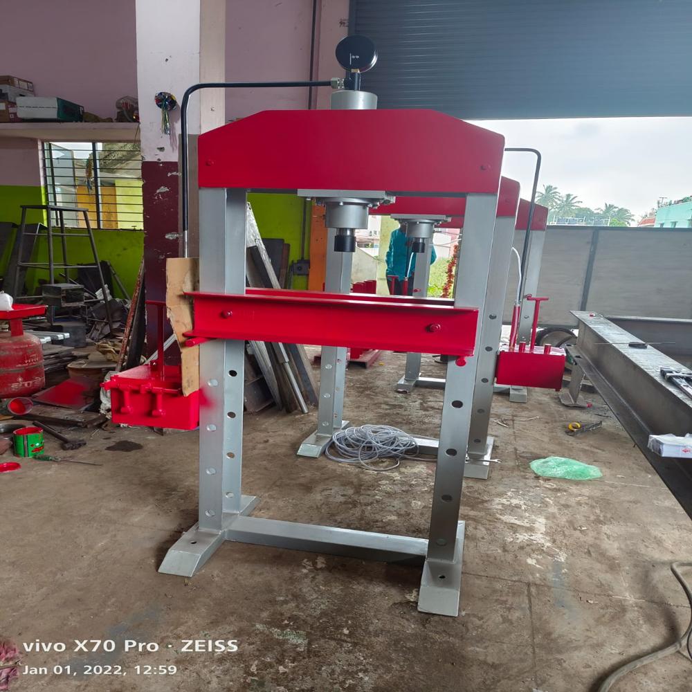 à°¹à±à±à°¡à±à°°à°¾à°²à°¿à°à± à°ªà±à°°à±à°¸à± 10 à°à°¨à±à°¨à±