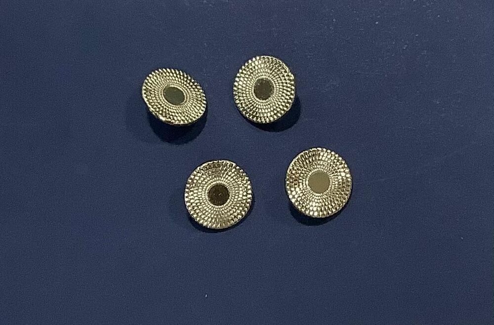 16 L Polyester Button