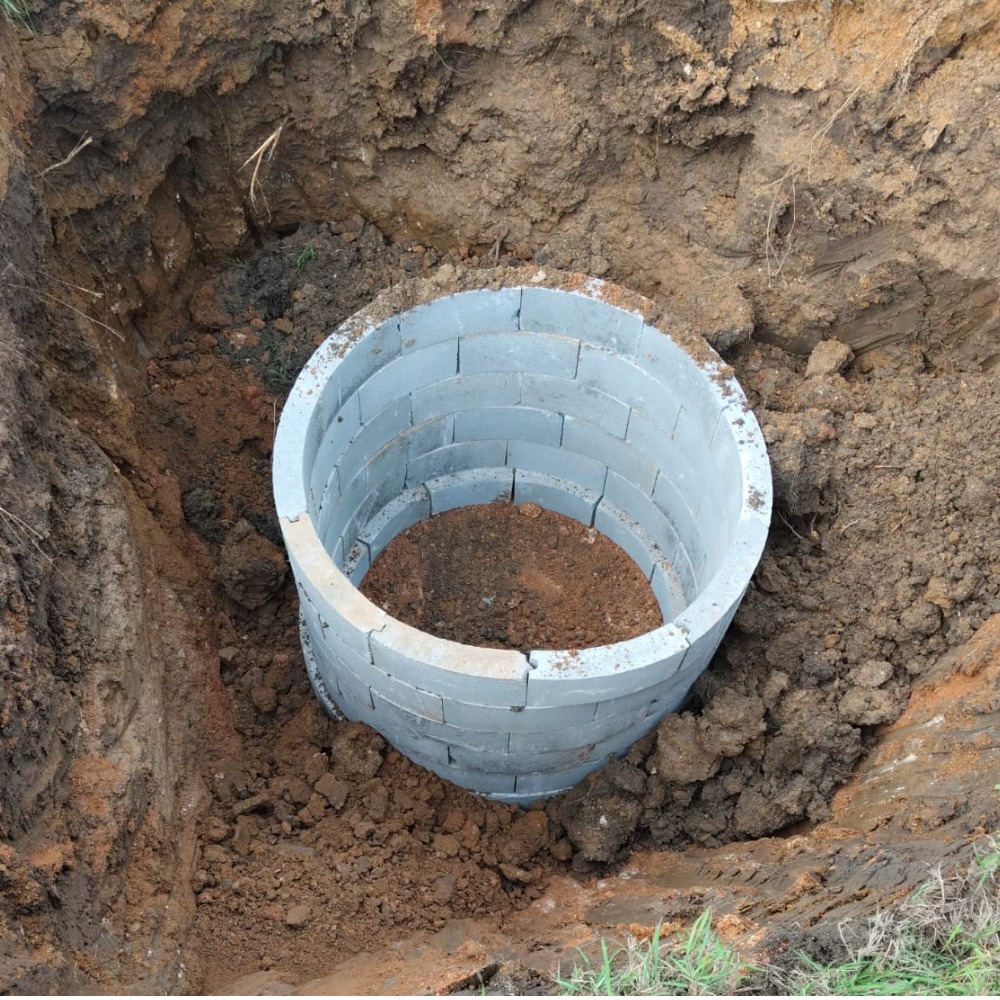 Segmented Concrete Rings (Available In 2.5, 5,8, 12, 16 Ft Diameter) - Application: Industrial