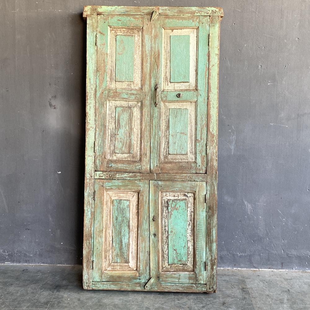 VINTAGE WOODEN WINDOW