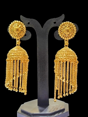 gold jhumka