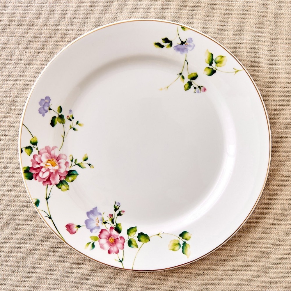 Dinner Plates - Color: White