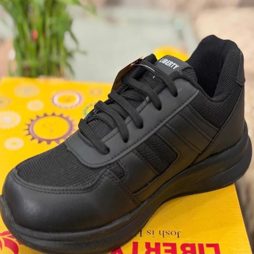 Mens Sports Shoes - Color: White