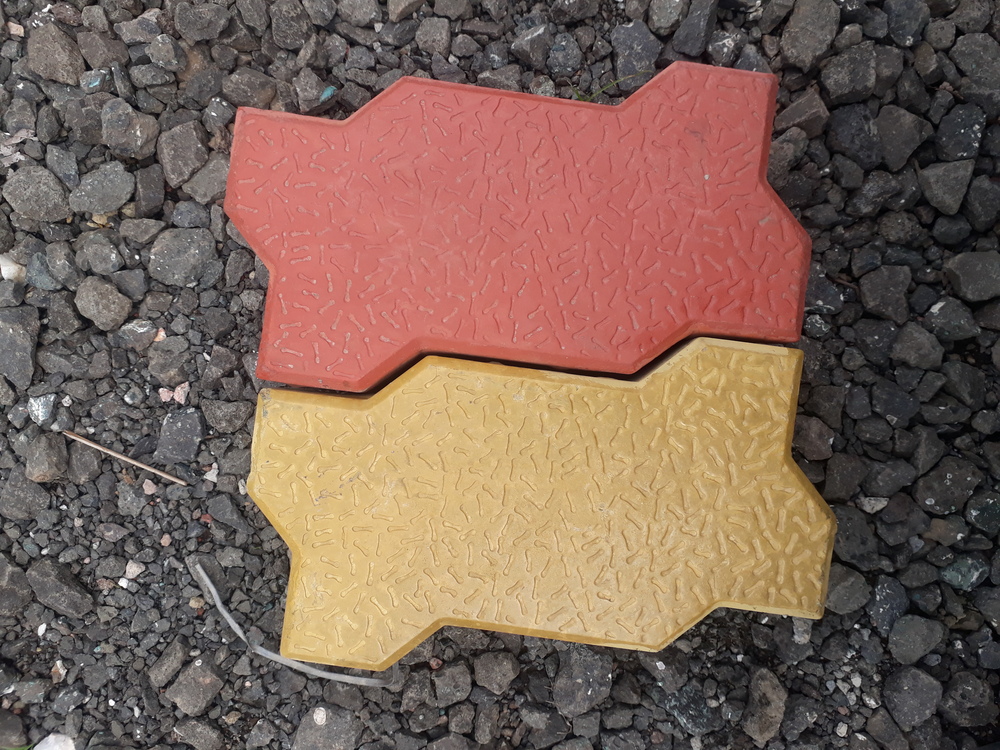 Paver Block 3 - Color: Red And Yellow