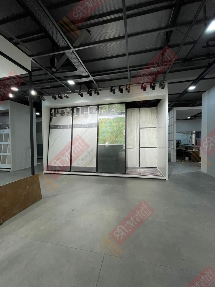 Slanted Slider Tile Display Stand - Color: Black