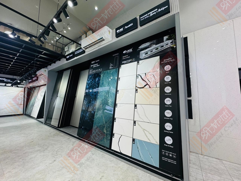 Slanted Slider Tile Display Stand