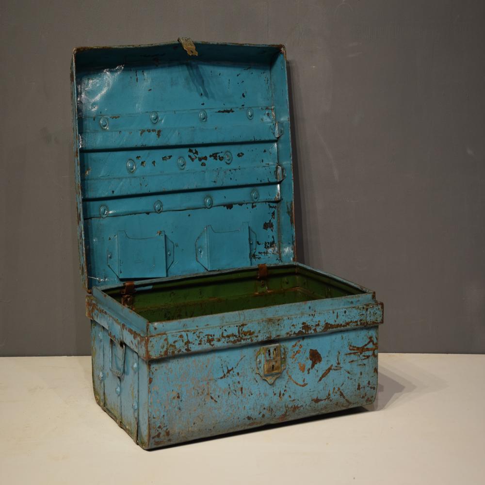 VINTAGE IRON TRUNK 