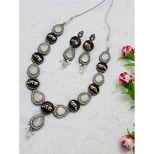 Sabyasachi Necklace Set - Color: Multicolor