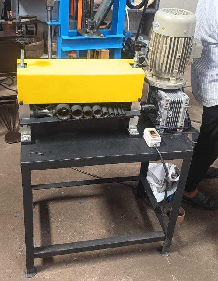 मोटर चालित स्क्रैप वायर स्ट्रिपिंग मशीन