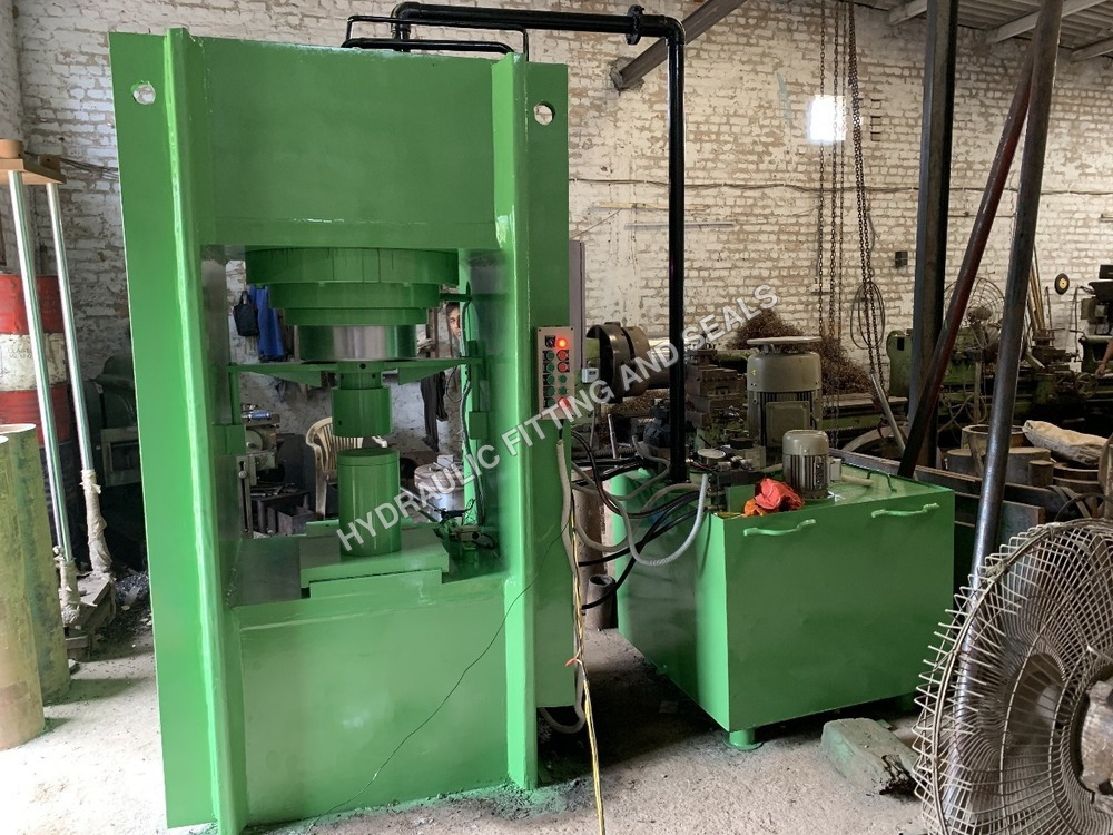 Industrial Hydraulic Press - Size: Various Sizes Available