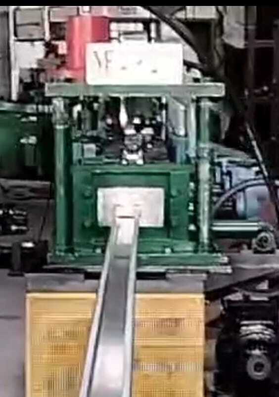 Industrial Cut Off Machine - Operating Type: Semi Automatic