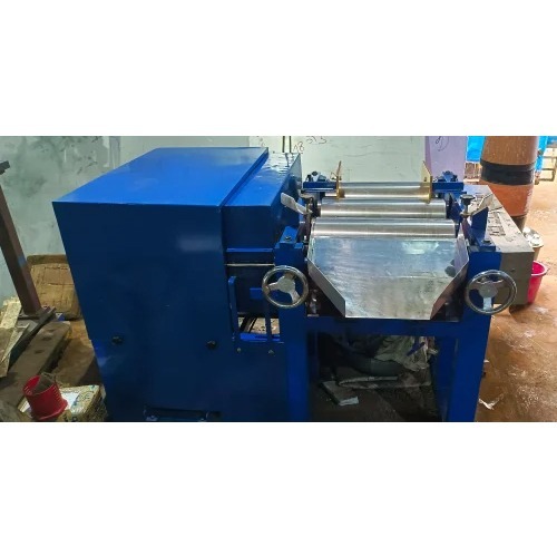 Single Phase Triple Roller Milling Machine - Capacity: 25 Kg/hr