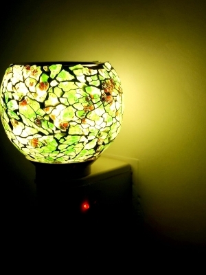 Premium Electric Kapoor Dani / Kapoordani & Aroma Diffuser Electric | Ceramic/Glass Camphor Burner, Night Lamp Diffuser For Home, Pooja & Relaxation - Color: Multicolor