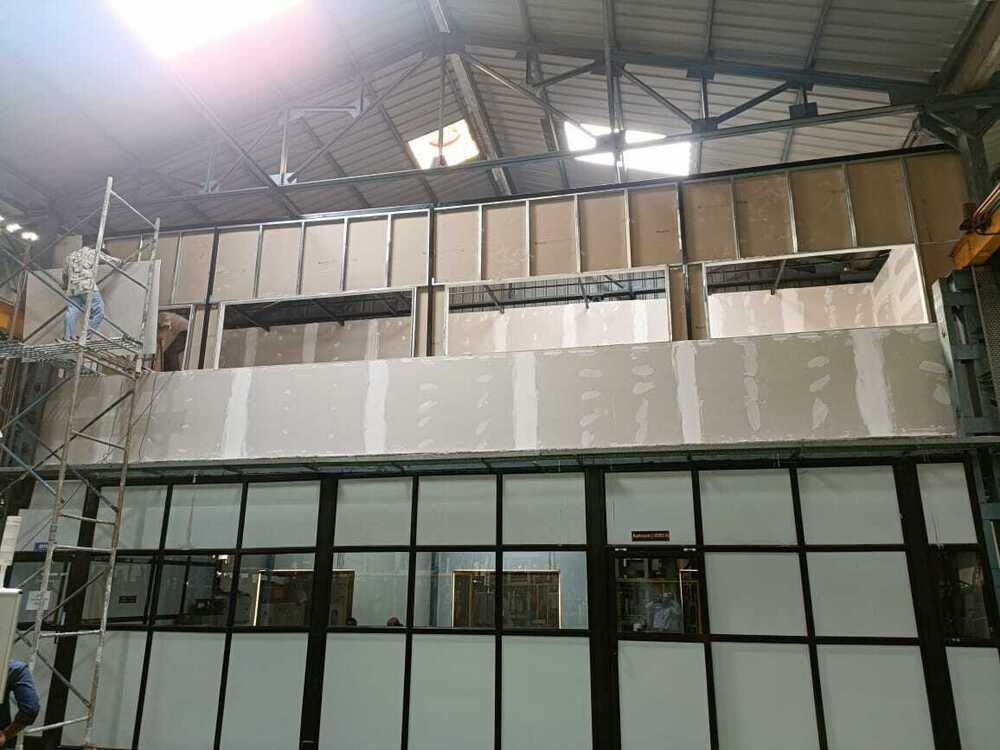 Aluminium glass partition