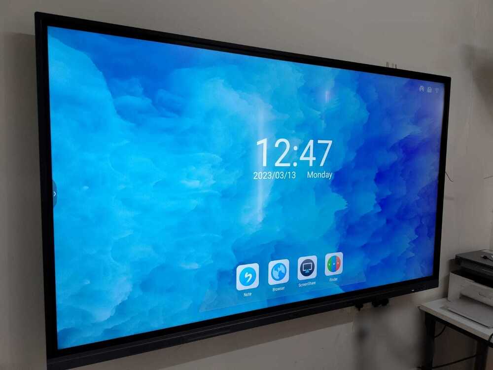 Bhatai 75" Interactive Flat Panel - Advantage: High Quality