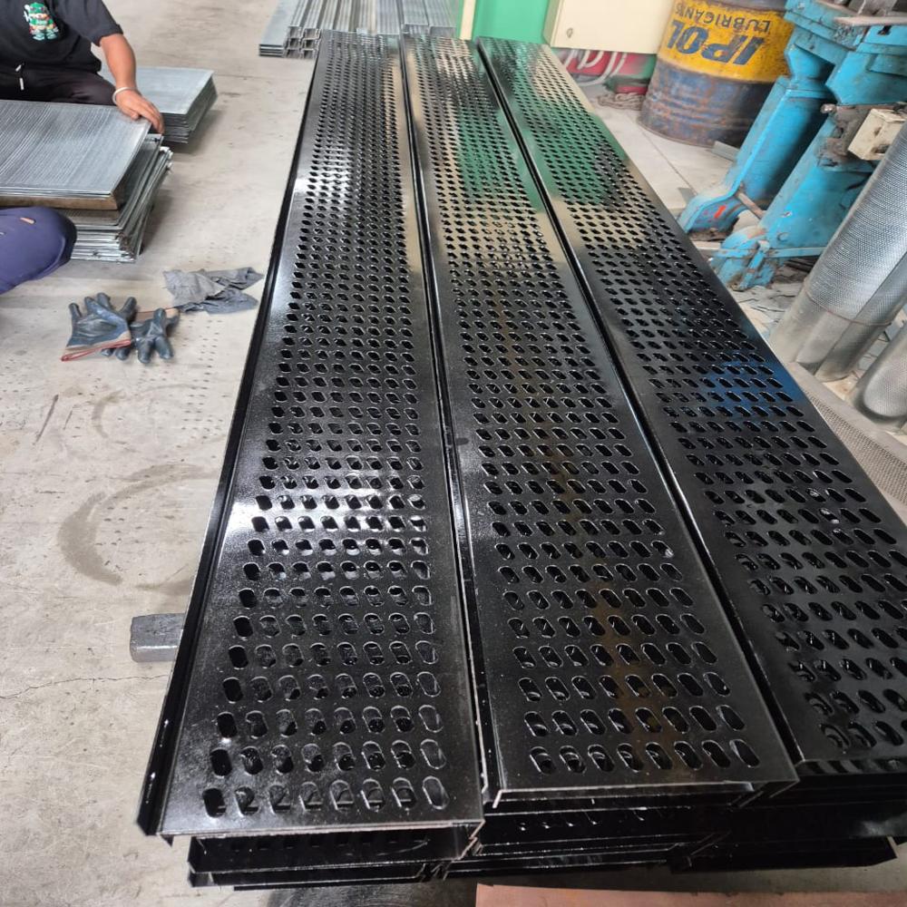 COLOR COATED G.I CABLE TRAY