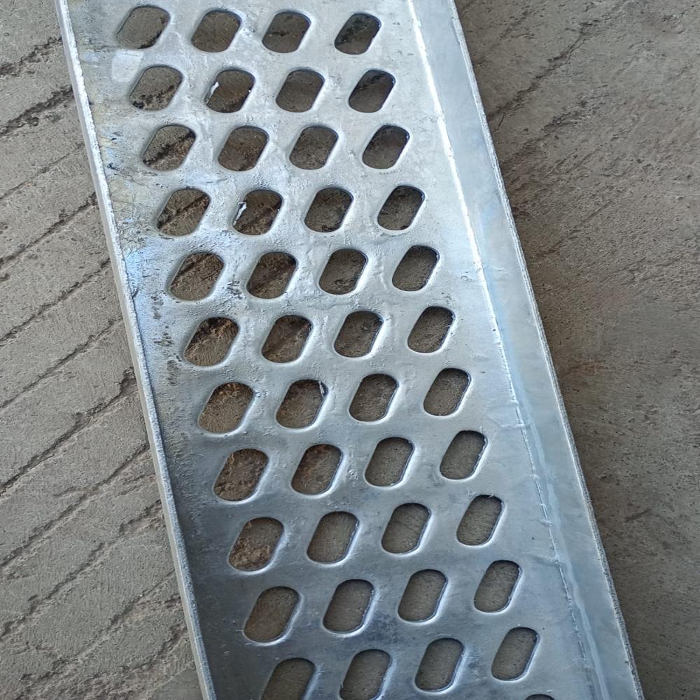 INDUSTRIAL CABLE TRAY