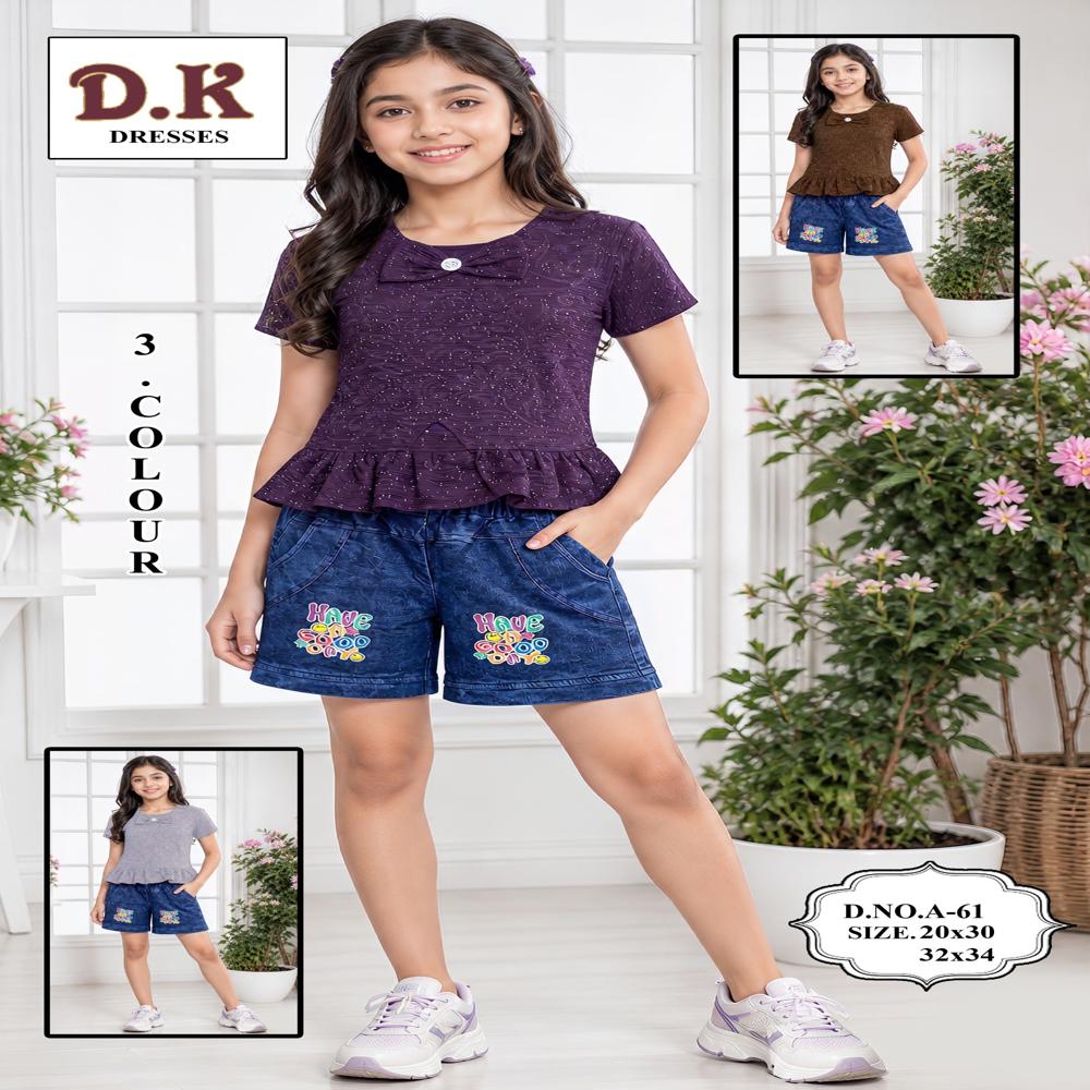 267 Stylish Top And Capri Set - Age Group: Kids