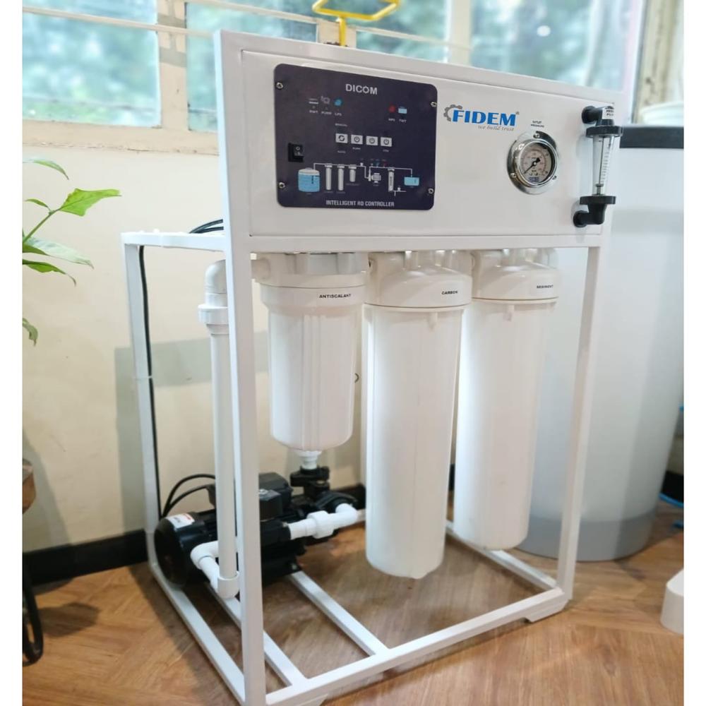 100 Ltr Ro Plant - Automatic Grade: Semi Automatic