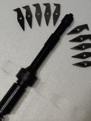 Internal Tube Cutter - Color: Black
