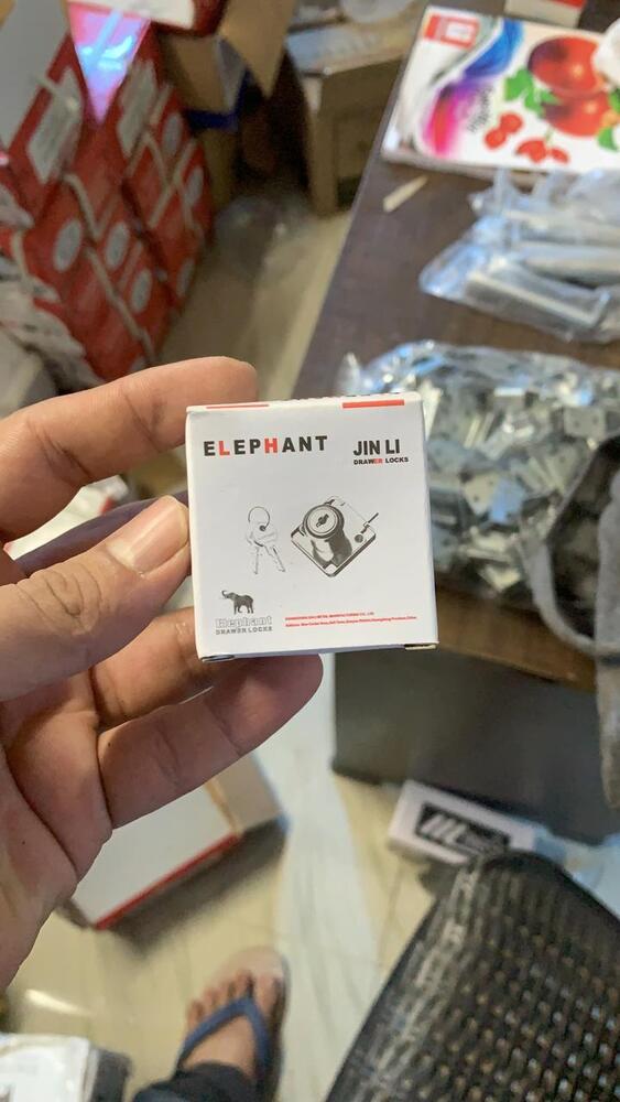 Elephant Lock - Finish: C.p