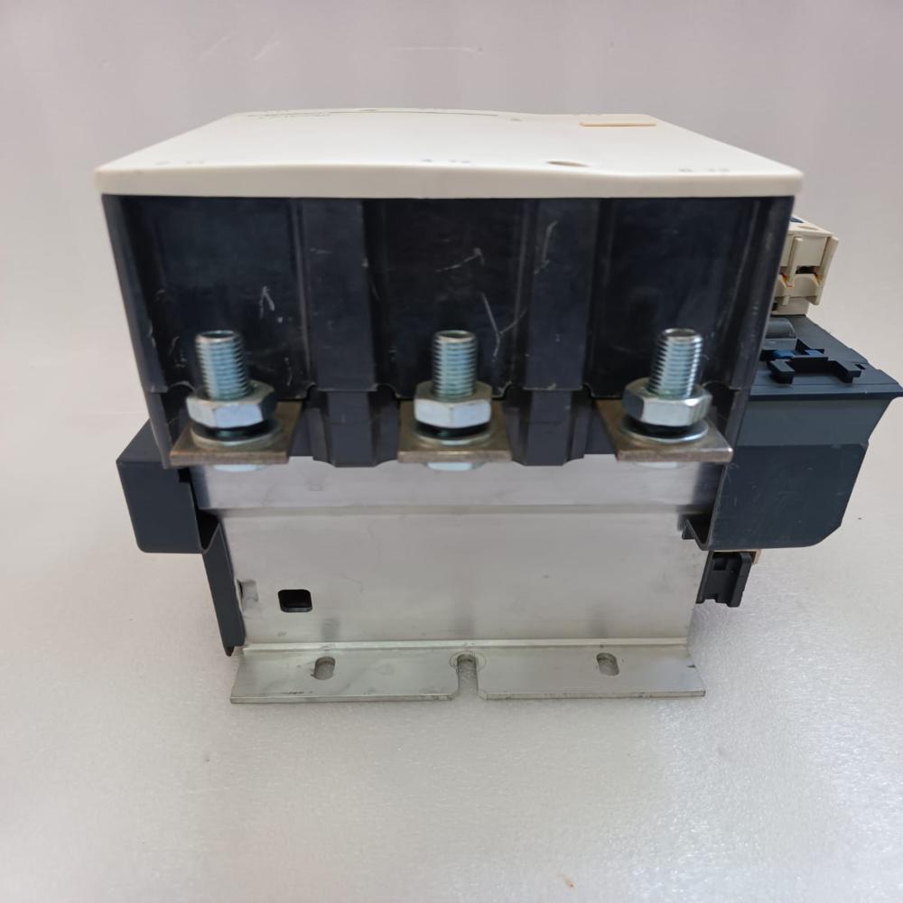 Schneider Lc1f330 Contactor - Application: Indastrial Marin