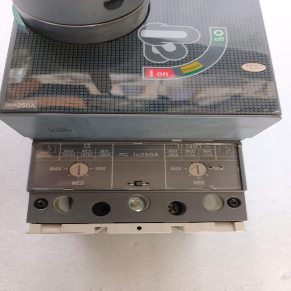 Abb T4s 250 Mccb 250amp Circuit Breaker 50ka At 400 415v Model Sace Tmax T4s250 - Phase: 3