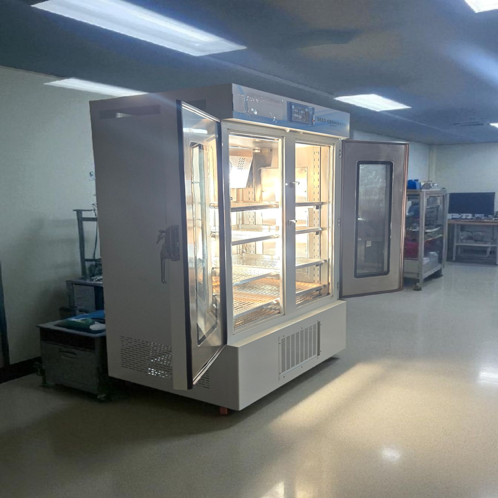 LuxMed Plant Growth Chamber