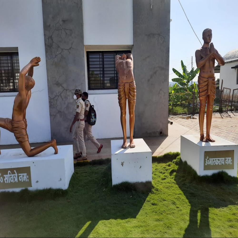 Fiber Surynamaskar Statue