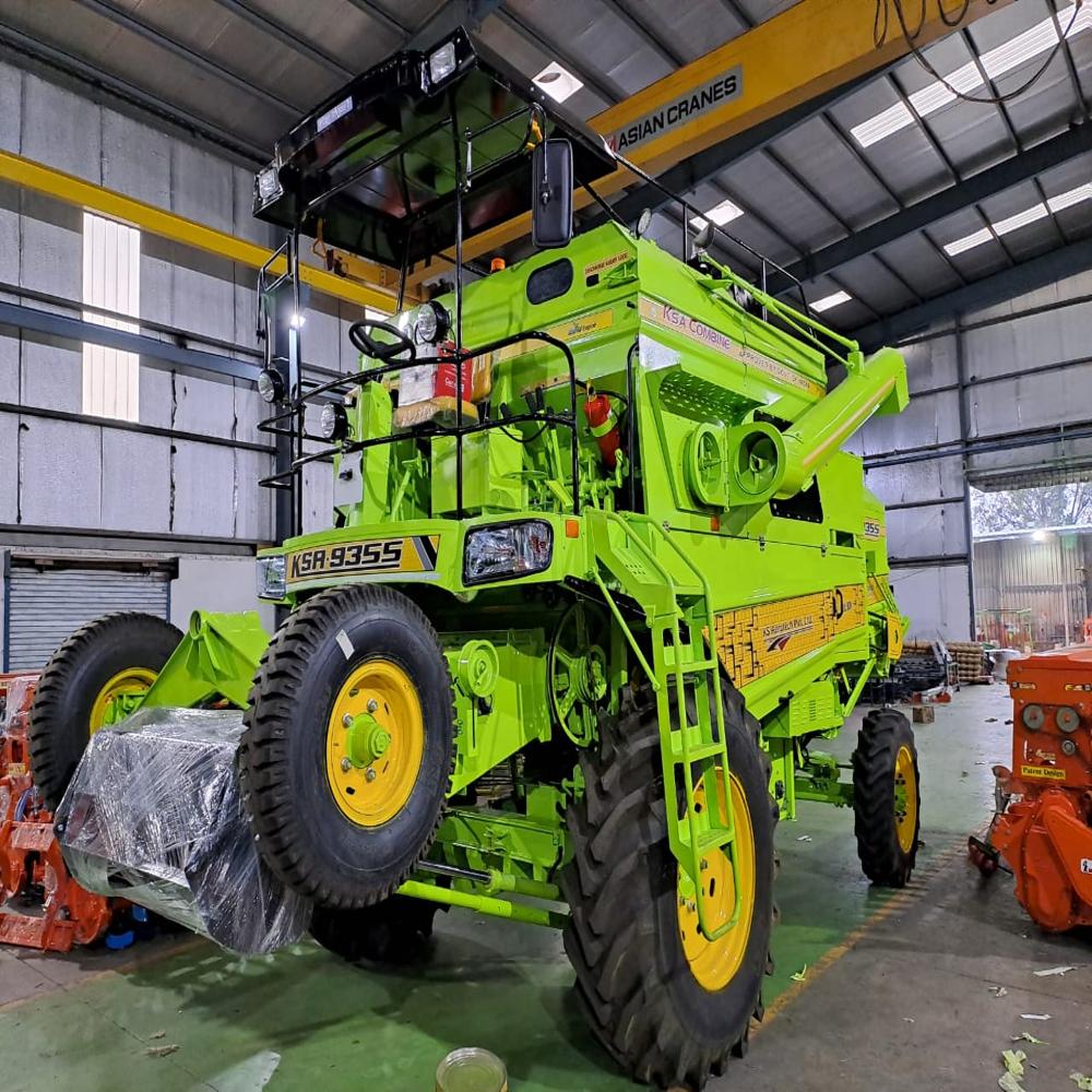 Self combine harvester