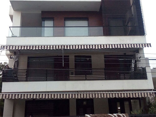 Motorized Terrace Awning - Color: Black