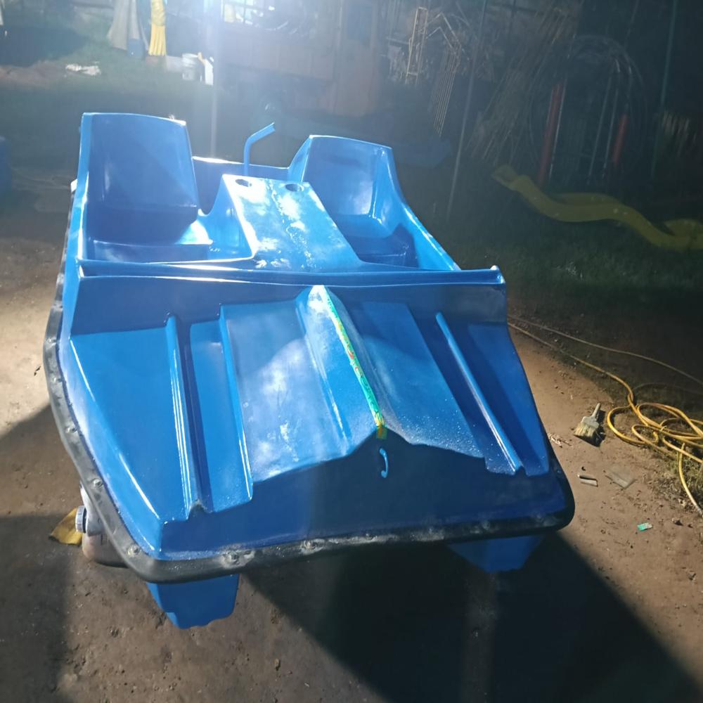 2 Seater Fiber Pedal Boat - Capacity: 150 Kg