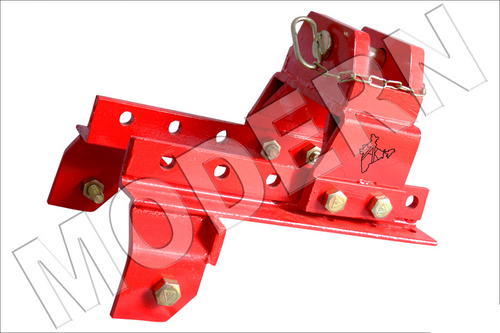 555 MAHINDRA TOWING HOOK