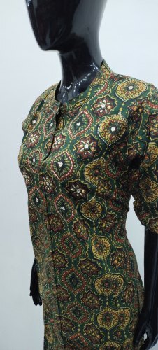 A Line Kurta With Pocket - Color: Multicolor