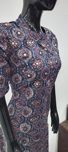 A Line Kurta With Pocket - Color: Multicolor