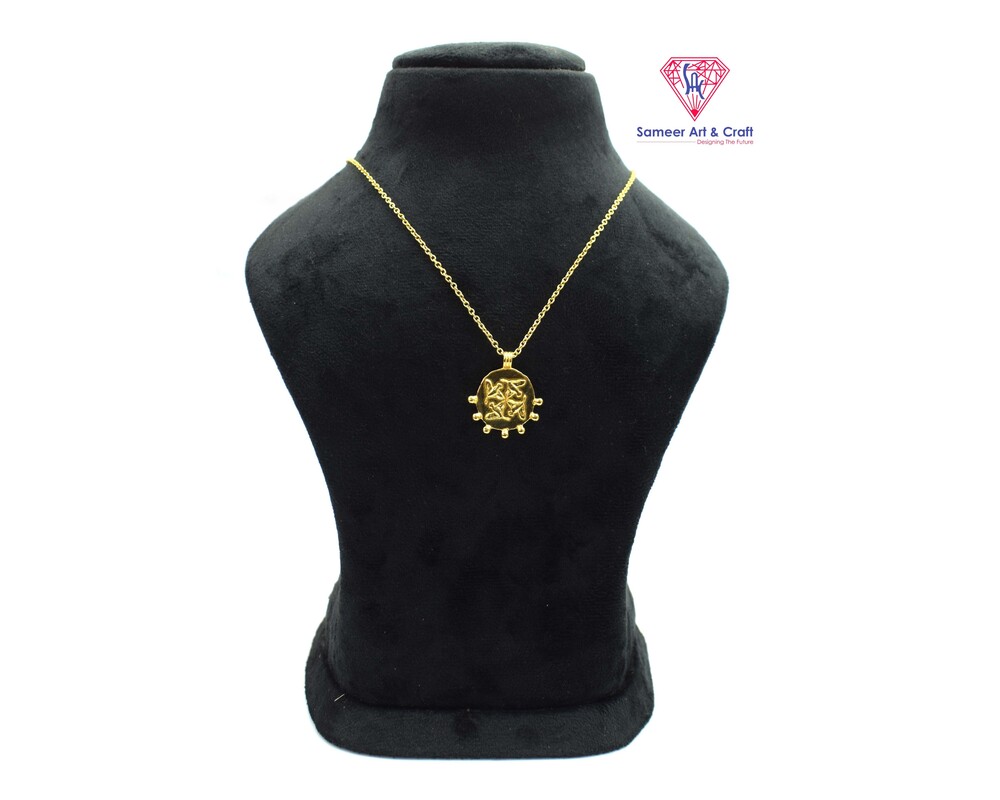 18k Gold Plated In Brass Material Charms Pendant With Round Shape