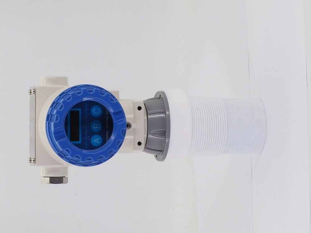Ultrasonic Probe - Compact Dimensions, Low Current Consumption, High Precision Sensing Up To Several Meters | Ip67 Protection, Easy Installation With Mounting Brackets