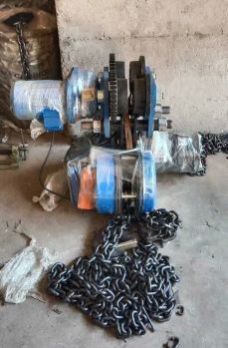 1 Ton Electric Chain Hoist With Trolley - Color: Black