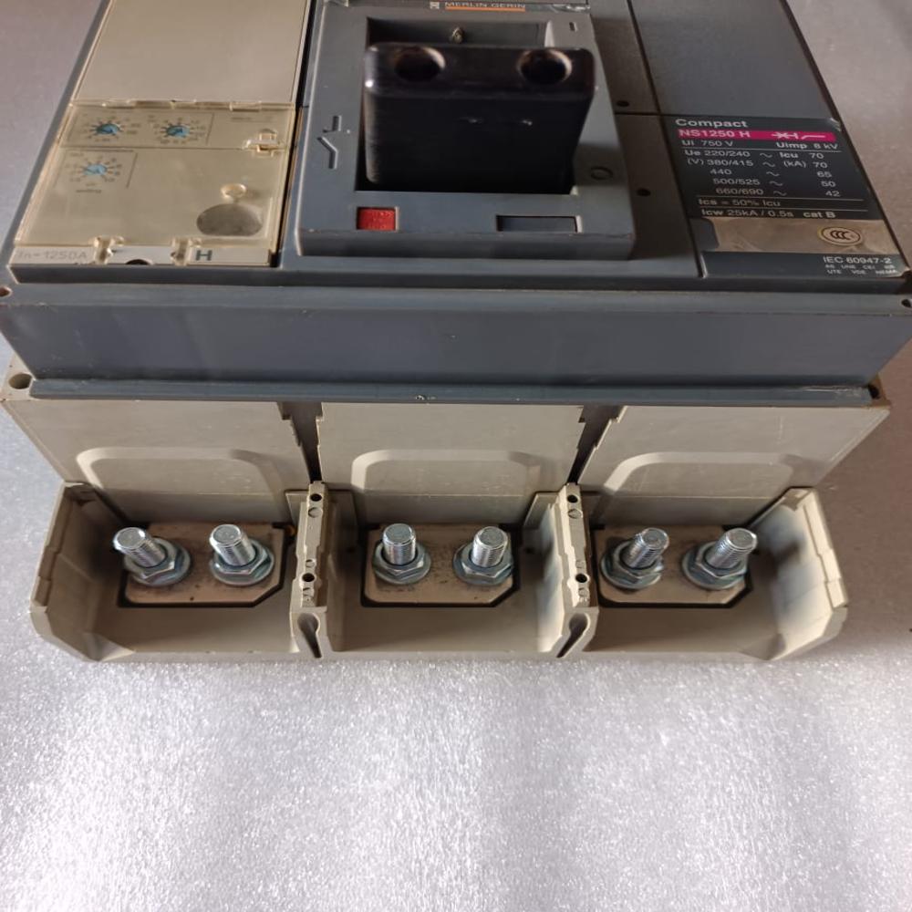 Used Merlin Gerine Ns1200h Mccb Molded Case Circuit Breaker 1200a 3pole