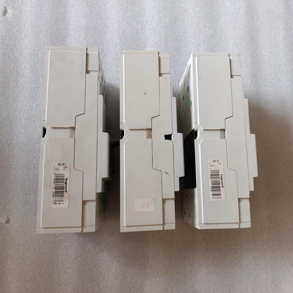 Used Dpx 250er 250a Mccb Legrand Circuit Breaker 250a 3pole