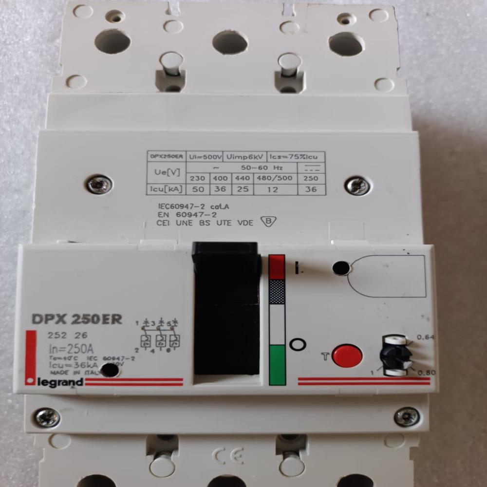 Used Dpx 250er 250a Mccb Legrand Circuit Breaker 250a 3pole