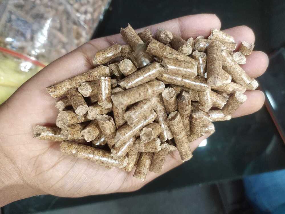 8 Mm Wood Based Biomass Pellet - Ash Content (%): 0.5A  1.5%