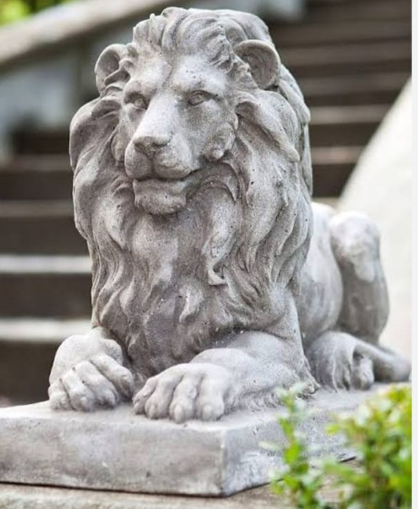 Fiber Lion Statue - Feature: Easy To Clean