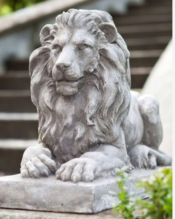 FIBER LION STATUE