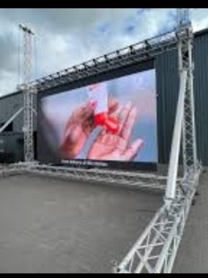 Outdoor led screen