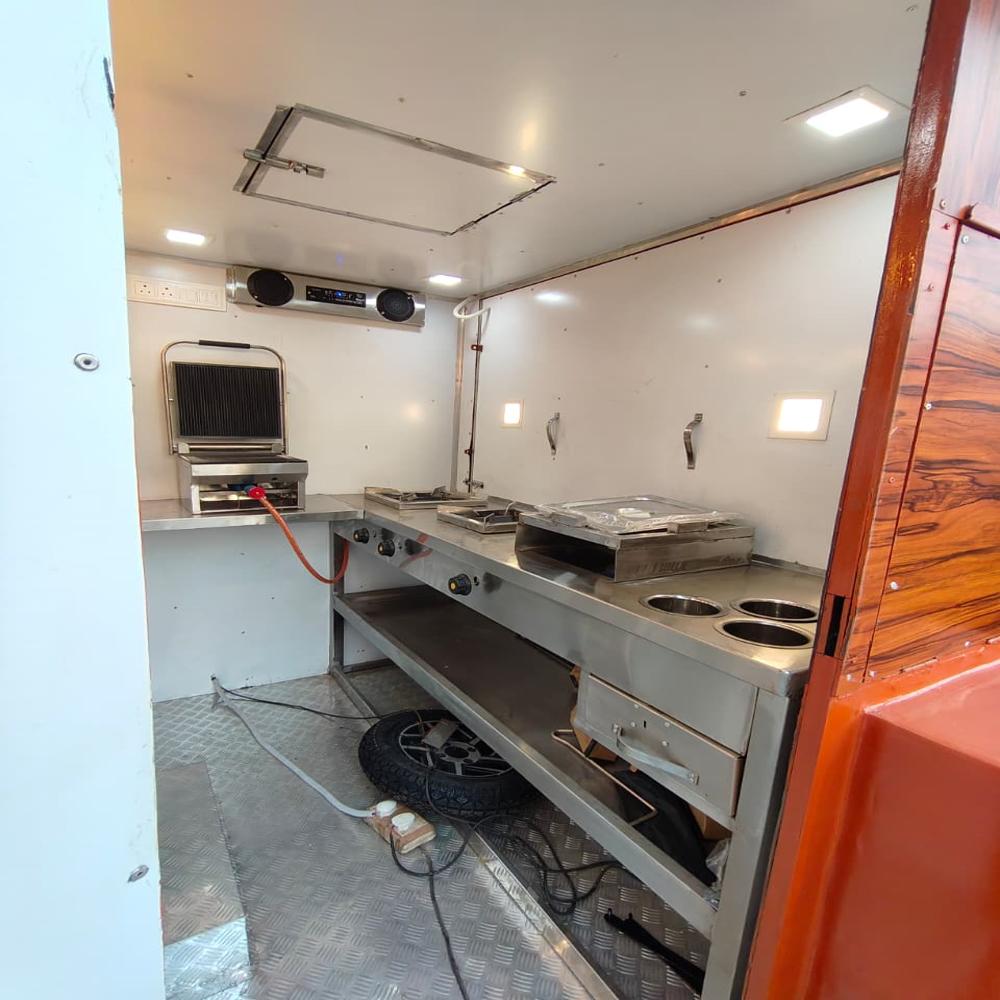 Inside Kitchen E-rickshaw Food Cart - Color: Black