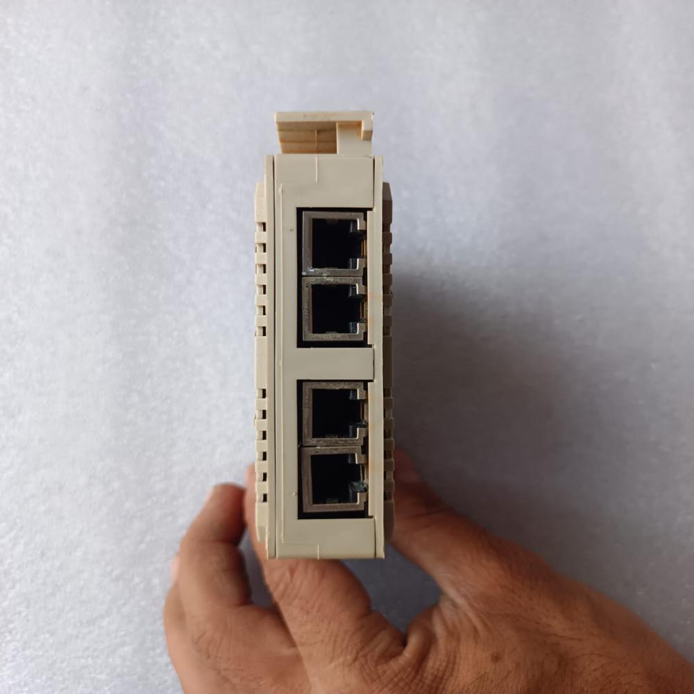 Used Acromag 900en-soo5 Five Port Ethernet Switch 10/100 Mbps Ethernet Switch - Frequency: 50/60 Hertz (Hz)